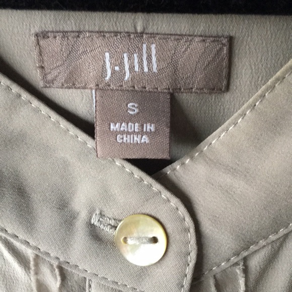 Silk silver tunic with shimmery tint - Picture 2 of 3